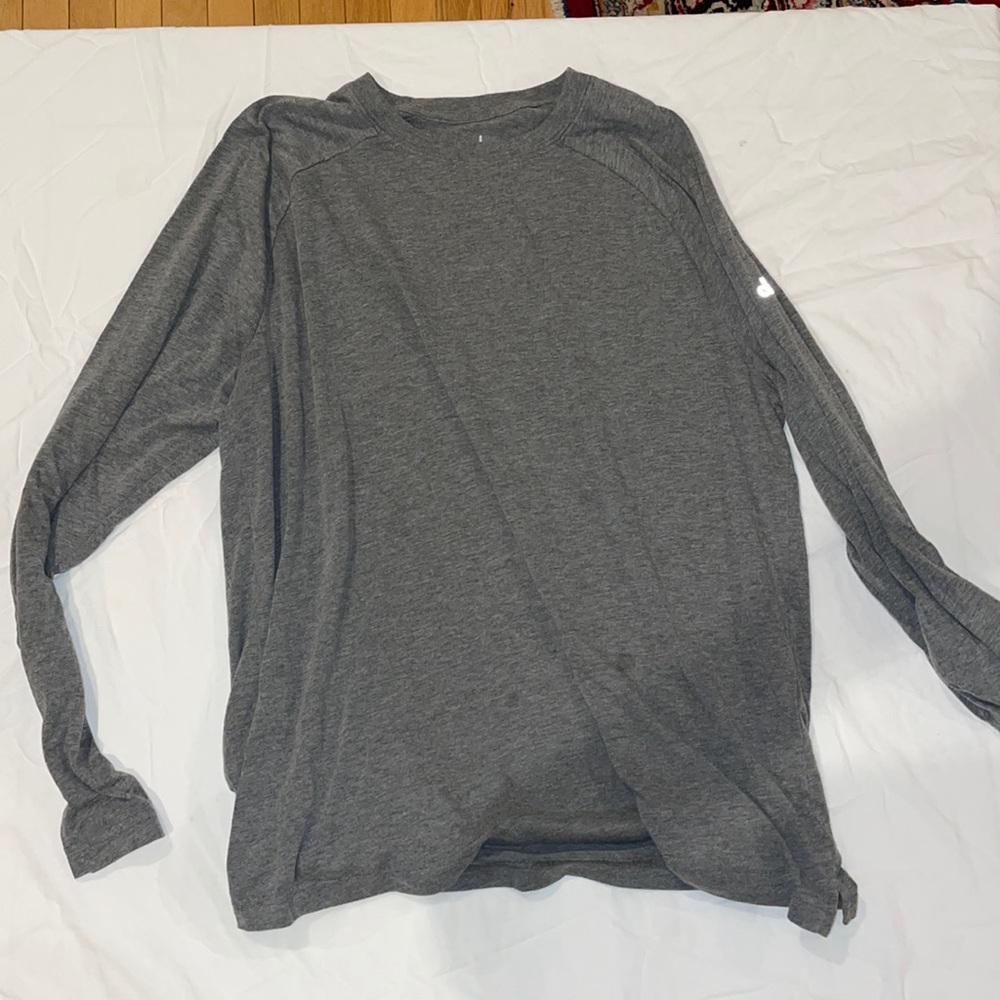 ALO Yoga Gray Long Sleeve Tee